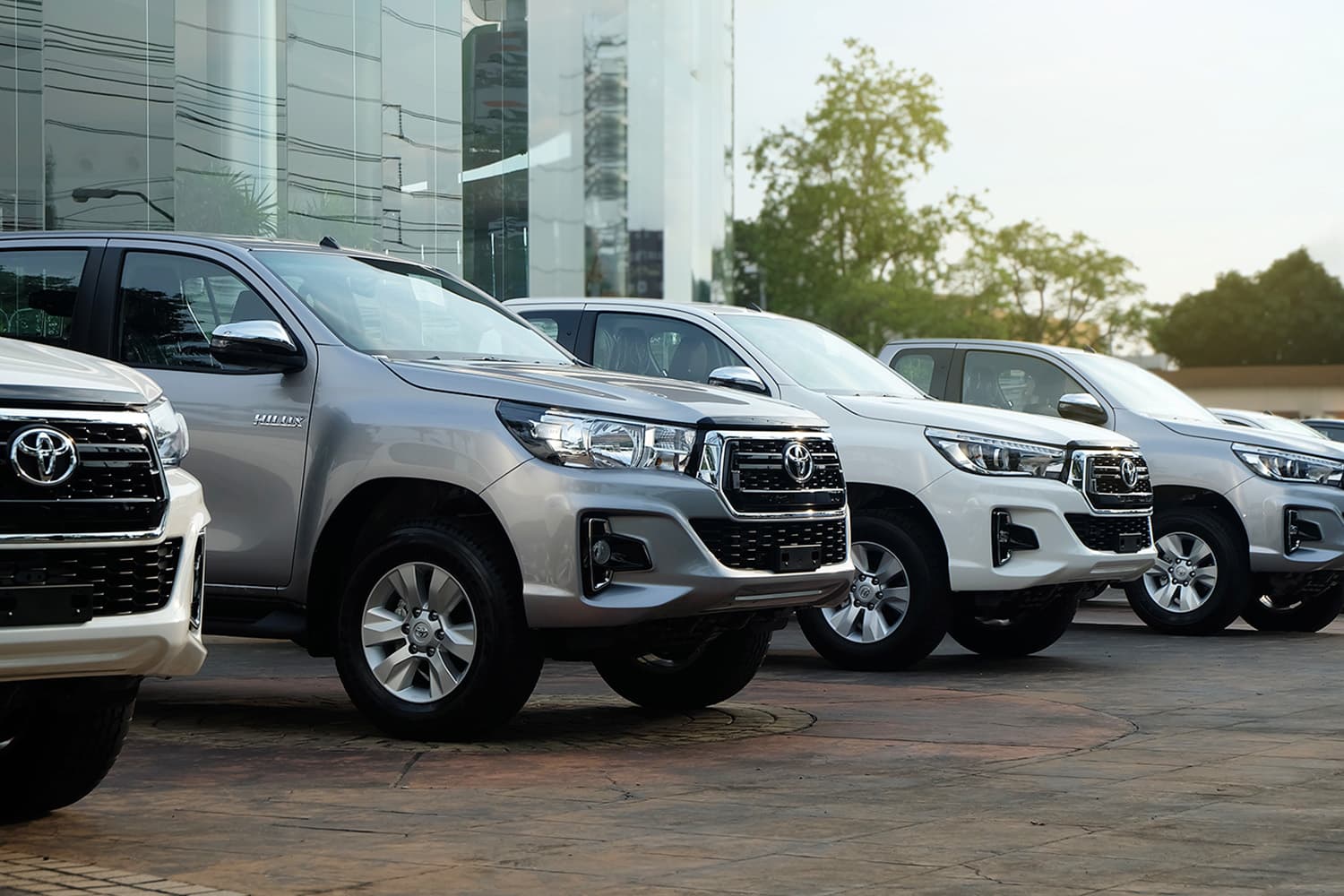 economic_business_thai_purchase_loans_automotive_industry_SPACEBAR_Hero_5dd901945d.jpg