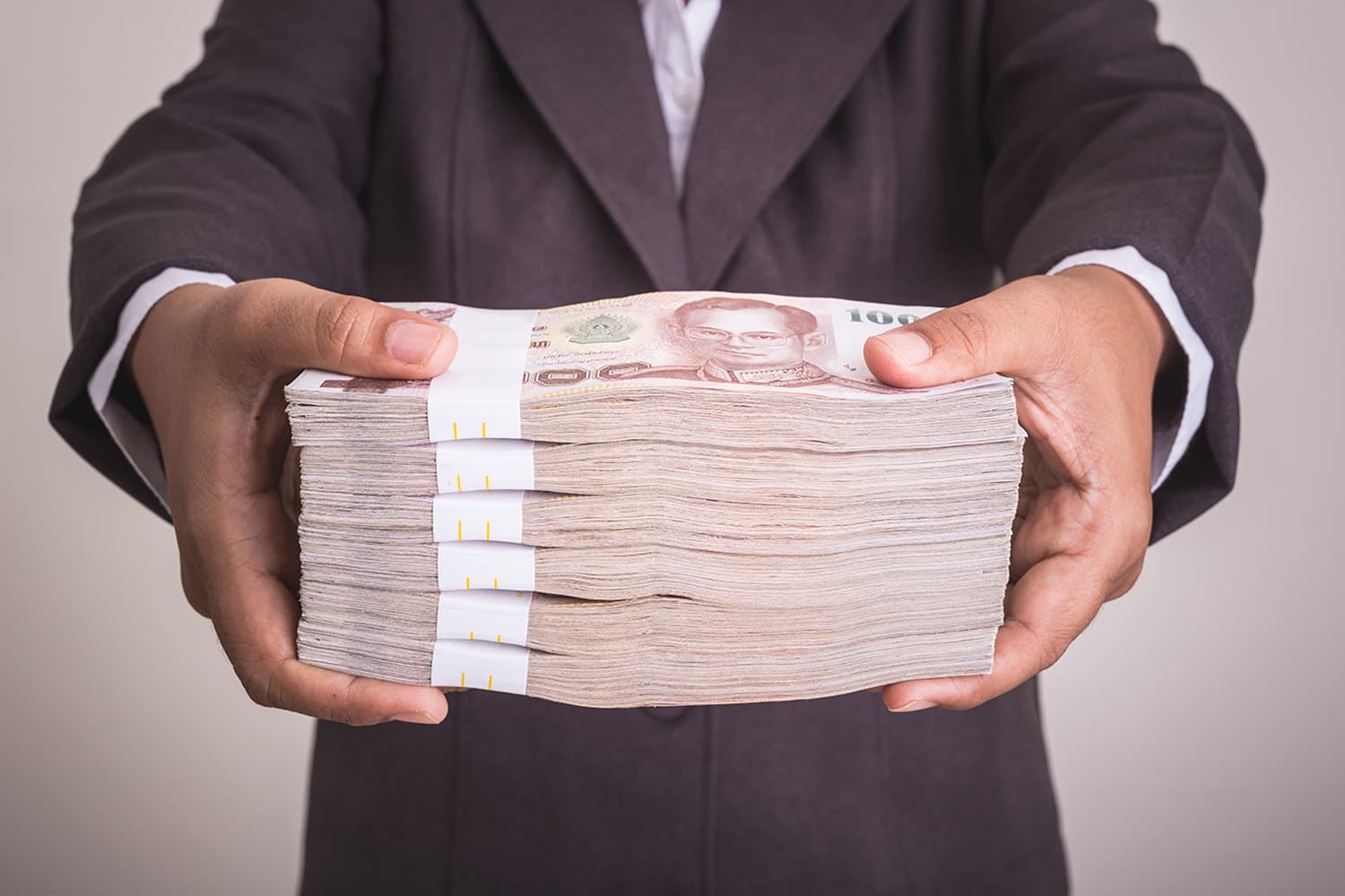 economic_business_thai_sme_debt_clearance_qualifications_SPACEBAR_Hero_ca7ce4b192.jpg