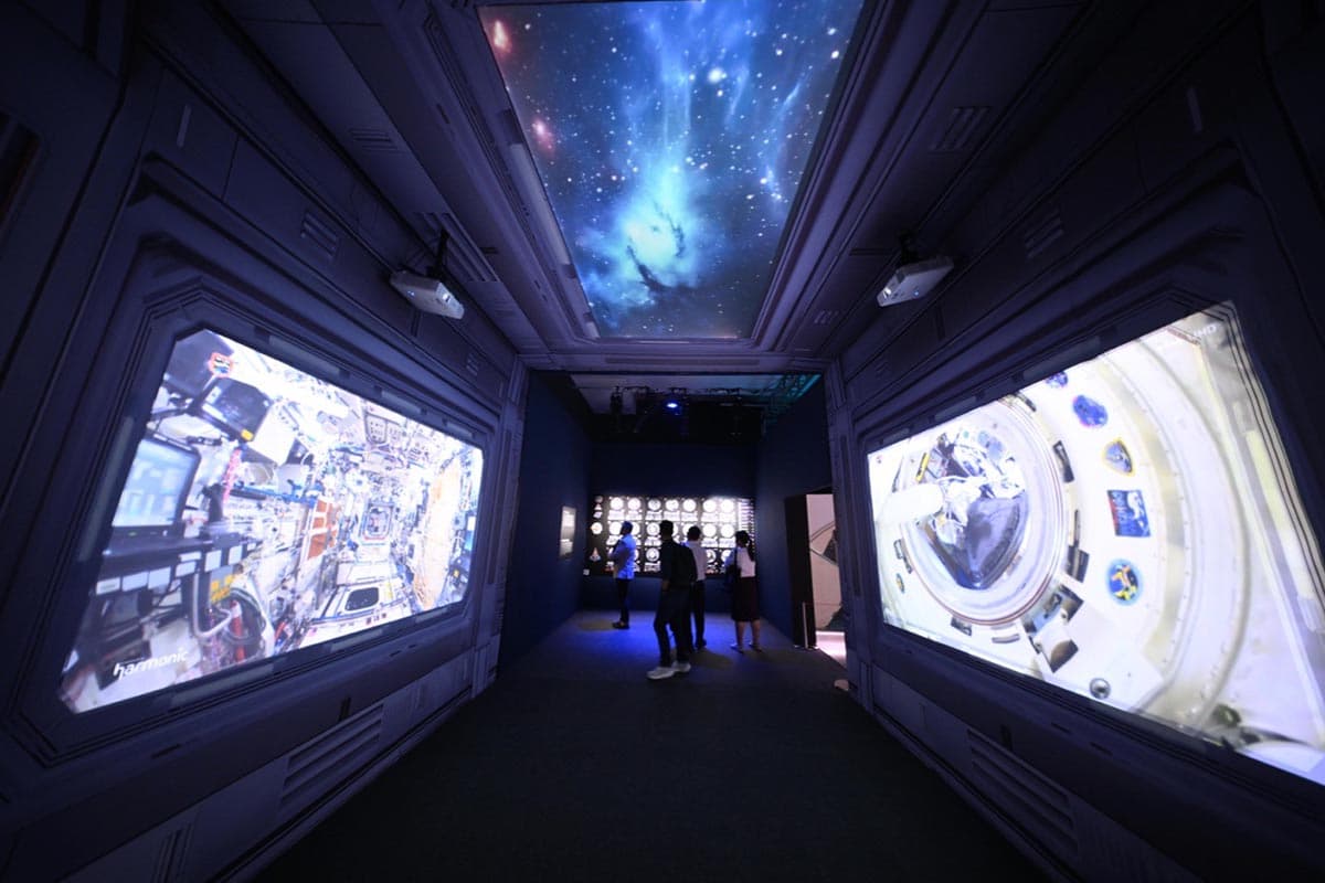 economic_business_thai_space_journey_SPACEBAR_Photo02_c416e65548.jpg
