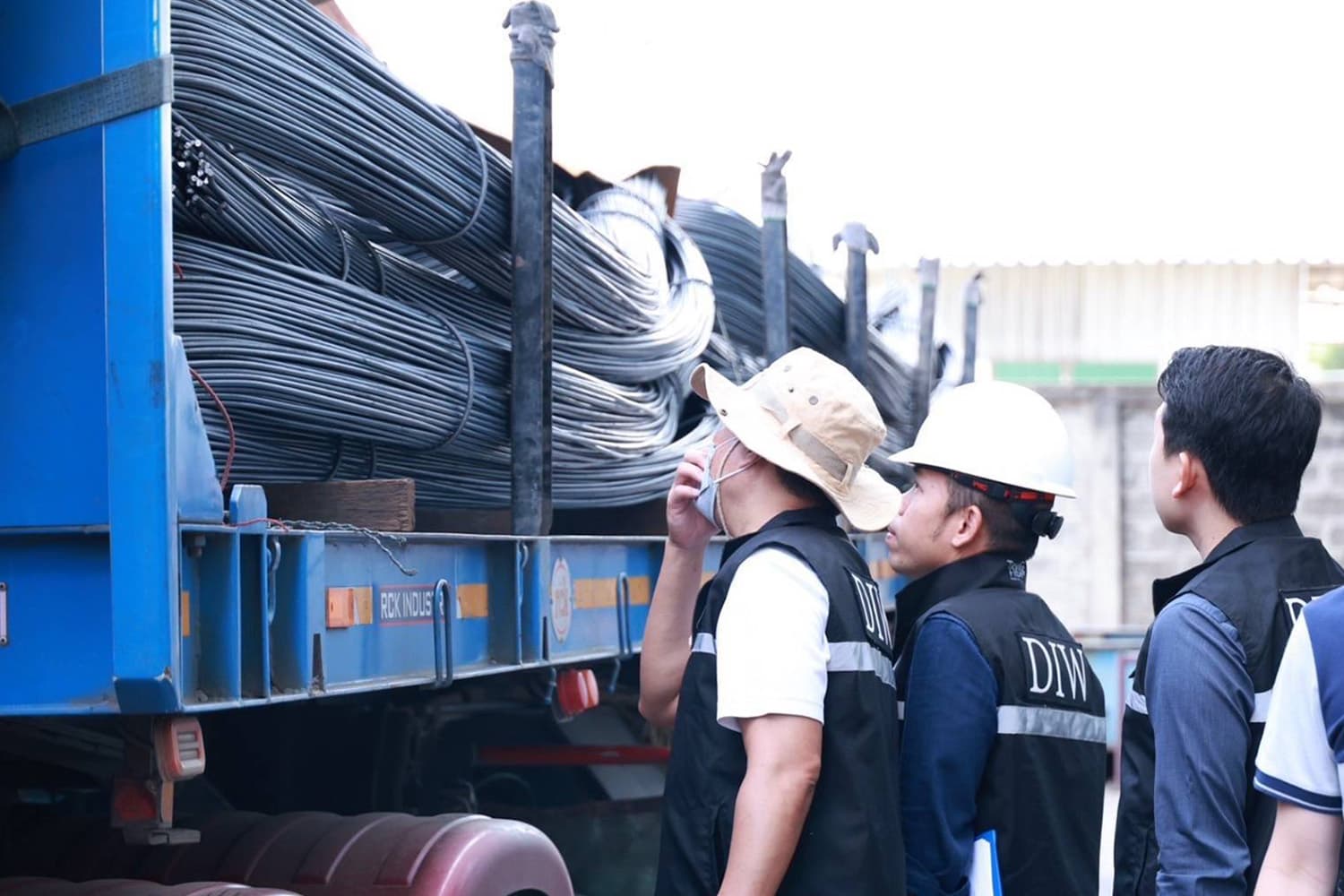 economic_business_thai_steel_bar_dsi_SPACEBAR_Hero_de65282022.jpg