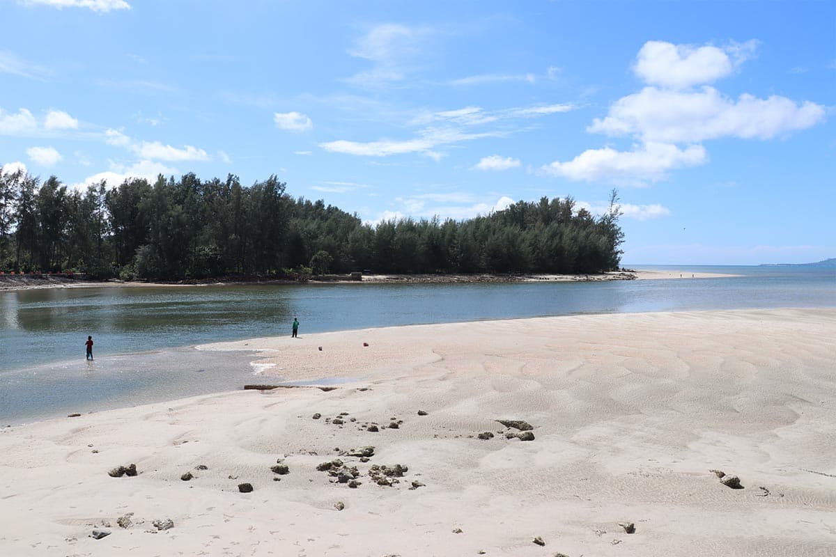 economic_business_travel_trang_hatchaomai_national_park_tourists_SPACEBAR_Photo06_de21b2cef3.jpg