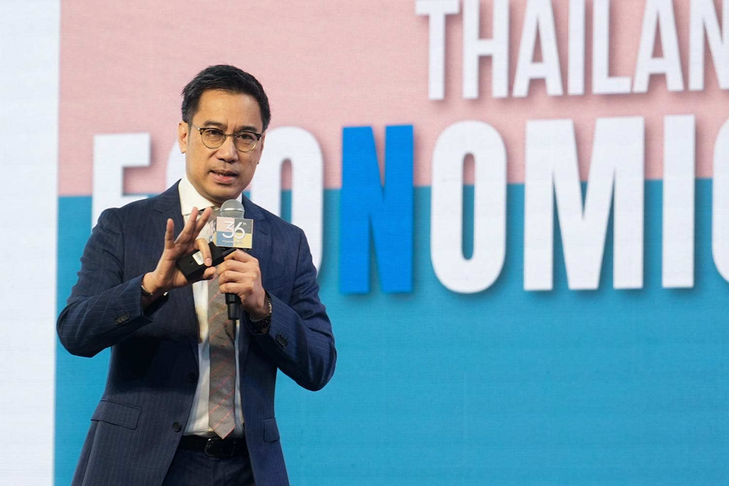 economy_bot_thailand_gdp_injection_of_money_SPACEBAR_Hero_70df024750.jpg