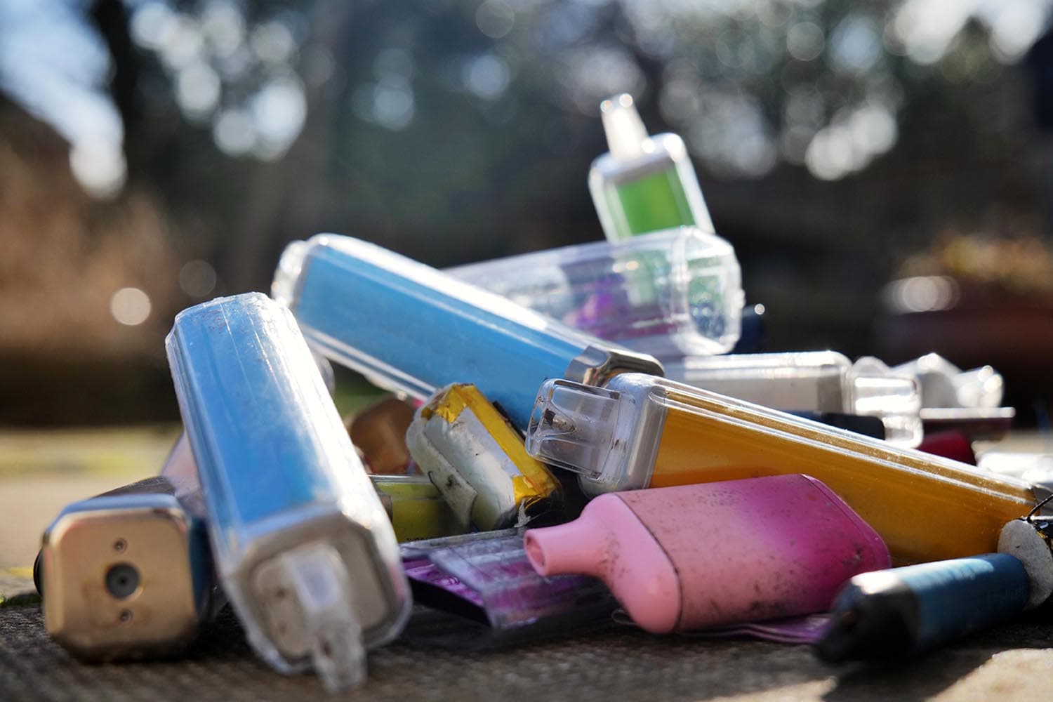 economy_electronic_cigarettes_zombie_teen_danger_anesthetic_SPACEBAR_Hero_7aeddf71cf.jpg