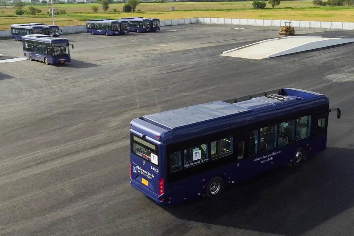 economy_thai_smile_electric_bus_ev_carbon_credits_auto_SPACEBAR_Photo01_21b420d57b.jpg