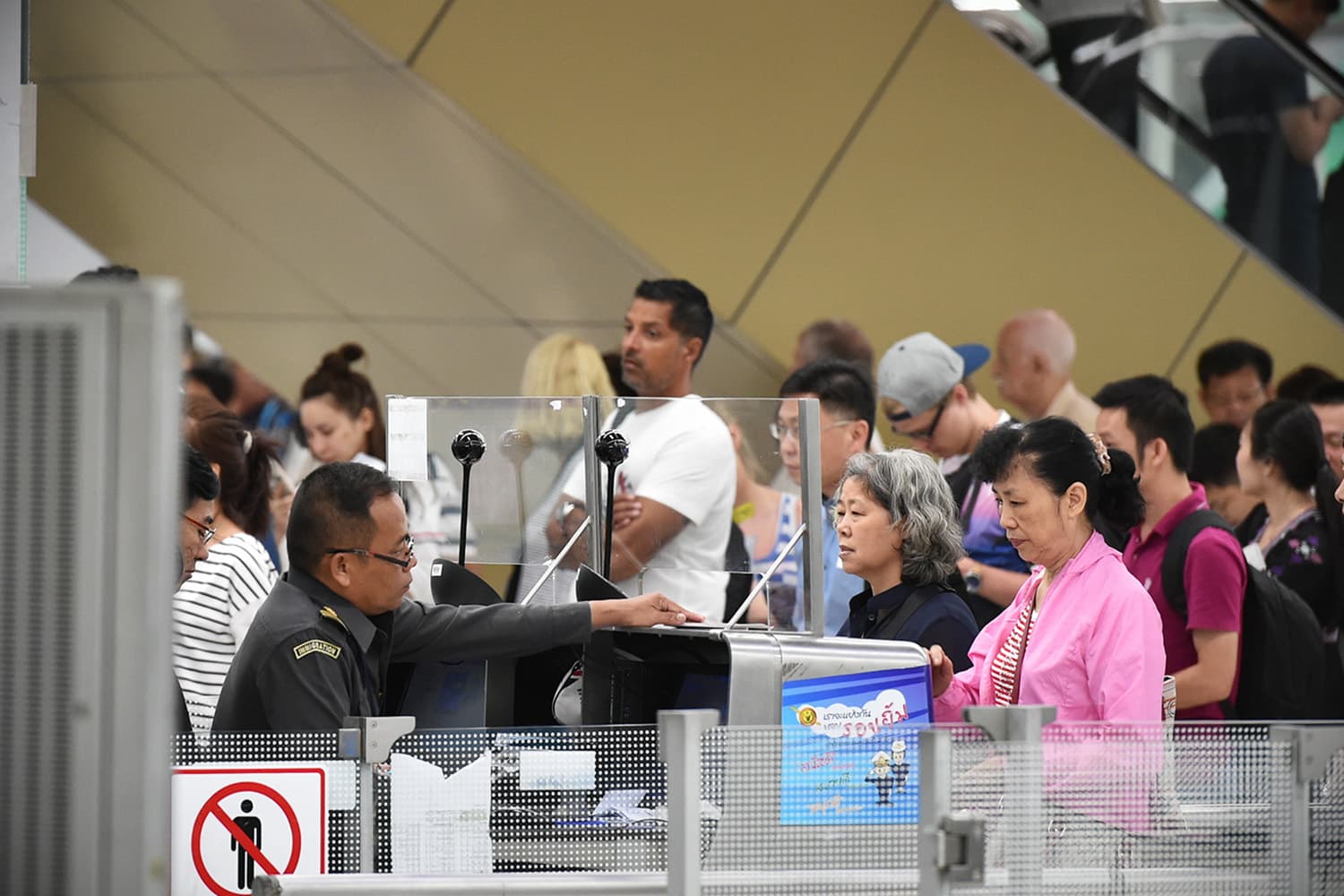economy_visa_free_thailand_Immigration_Bureau_china_kazakhstan_tourist_travel_SPACEBAR_Hero_7b6b1bafce.jpg