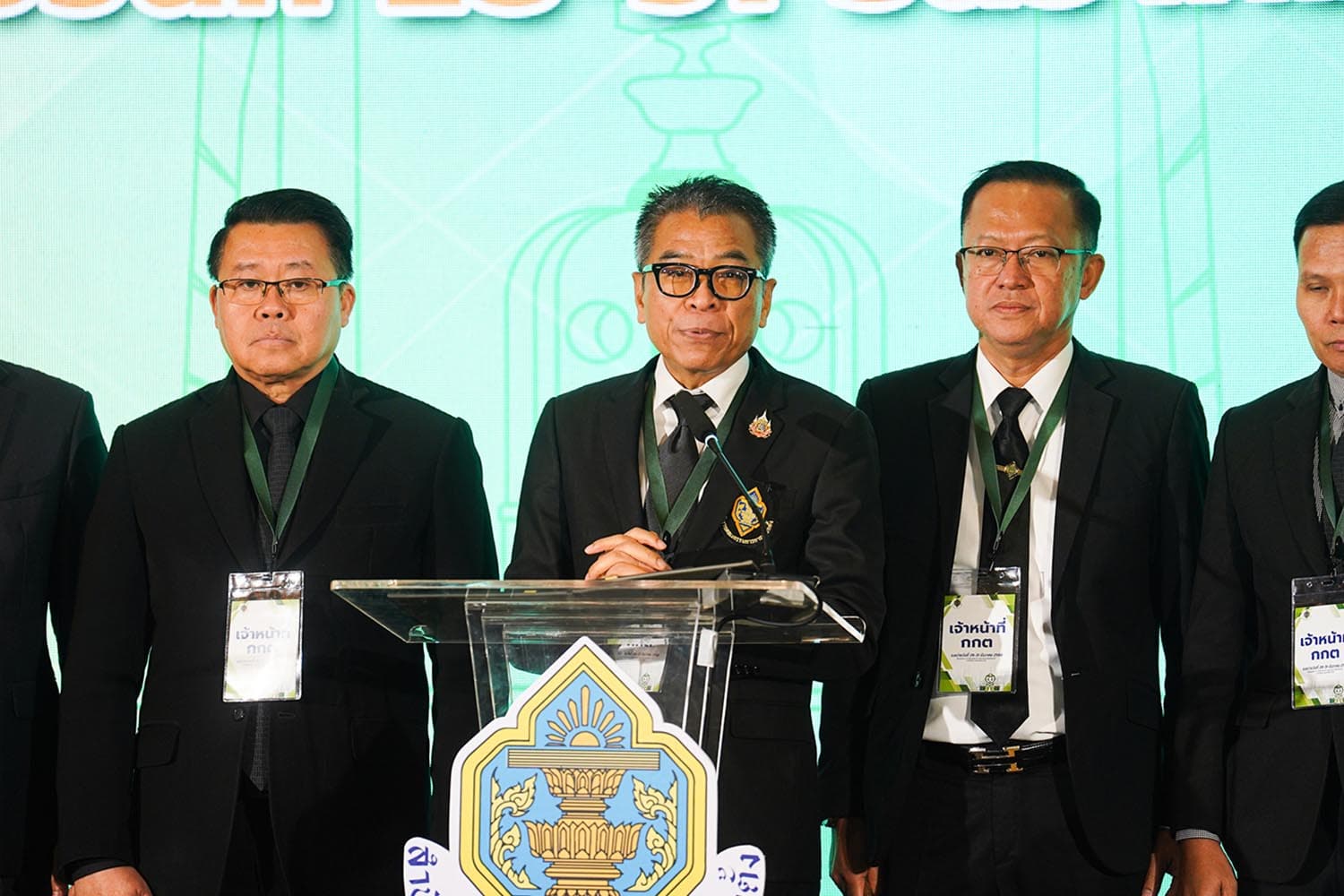 ‘กกต.’ จ่อเชิญ ‘วีระ ธีรภัทร’ ร่วมตรวจสอบนโยบายพรรคการเมือง