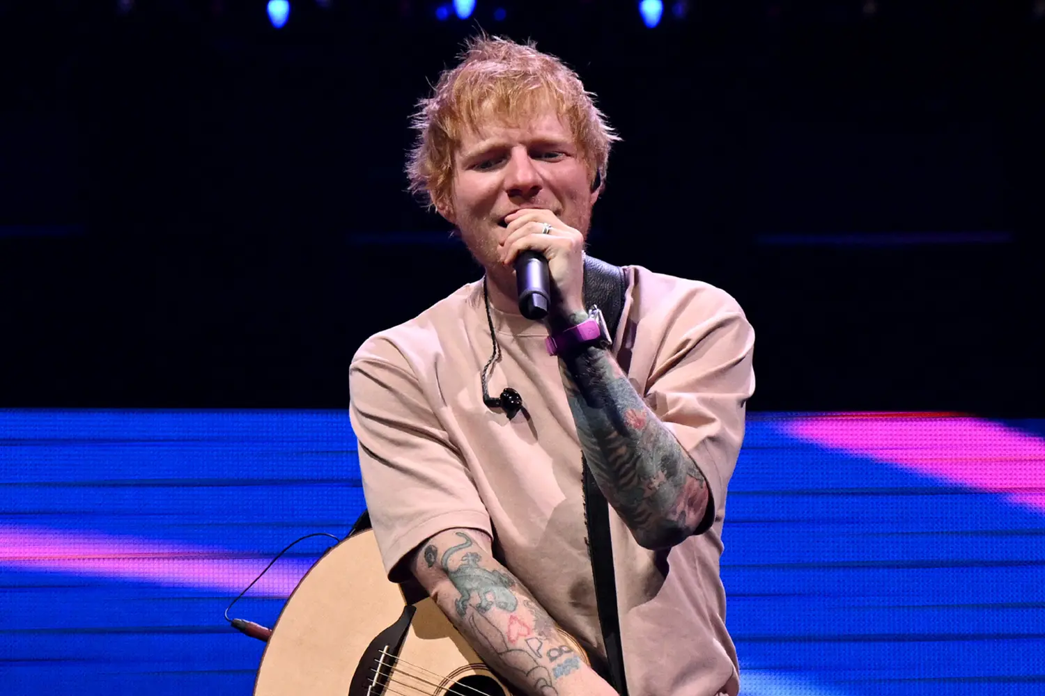 การเมืองเป็นเหตุ ทัวร์ Ed Sheeran สะเทือน! ศิลปินร่วมทัวร์ทยอยถอนตัว