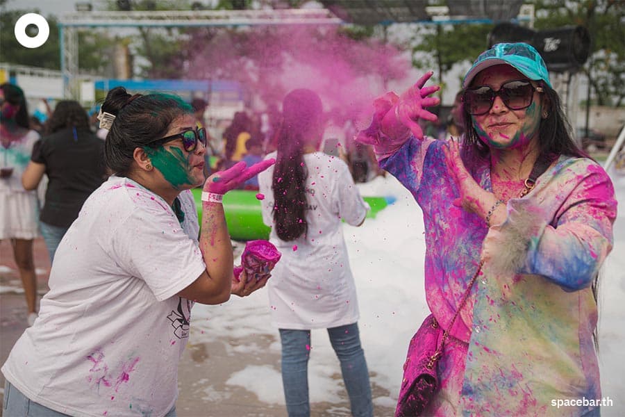 first_holi_festival_in_siam_amazing_park_SPACEBAR_Photo08_e3745b83da.jpeg