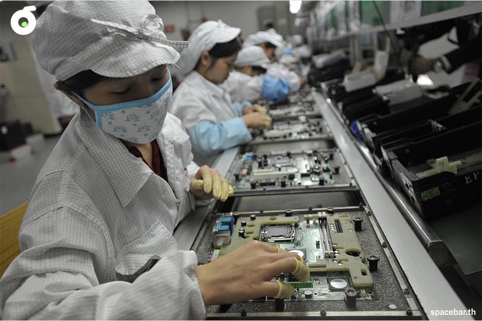 foxconn_i_Phone_plant_China_worker_protest_upset_covid_zero_impact_late_supply_chain_SPACEBAR_Photo03_3682ba16ee.jpeg