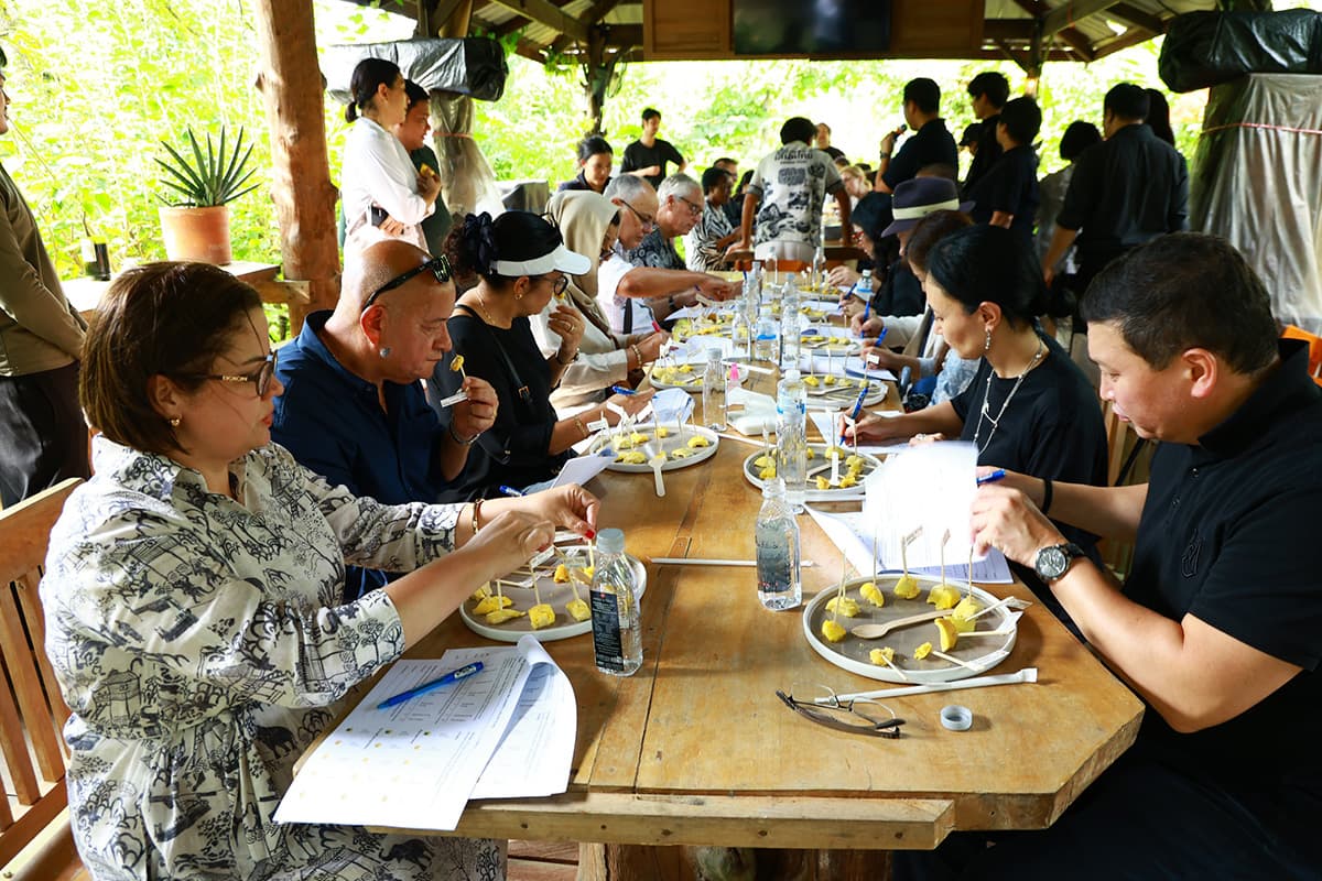 fruit-tourism-chanthaburi-13-ambassadors-SPACEBAR-Photo03.jpg
