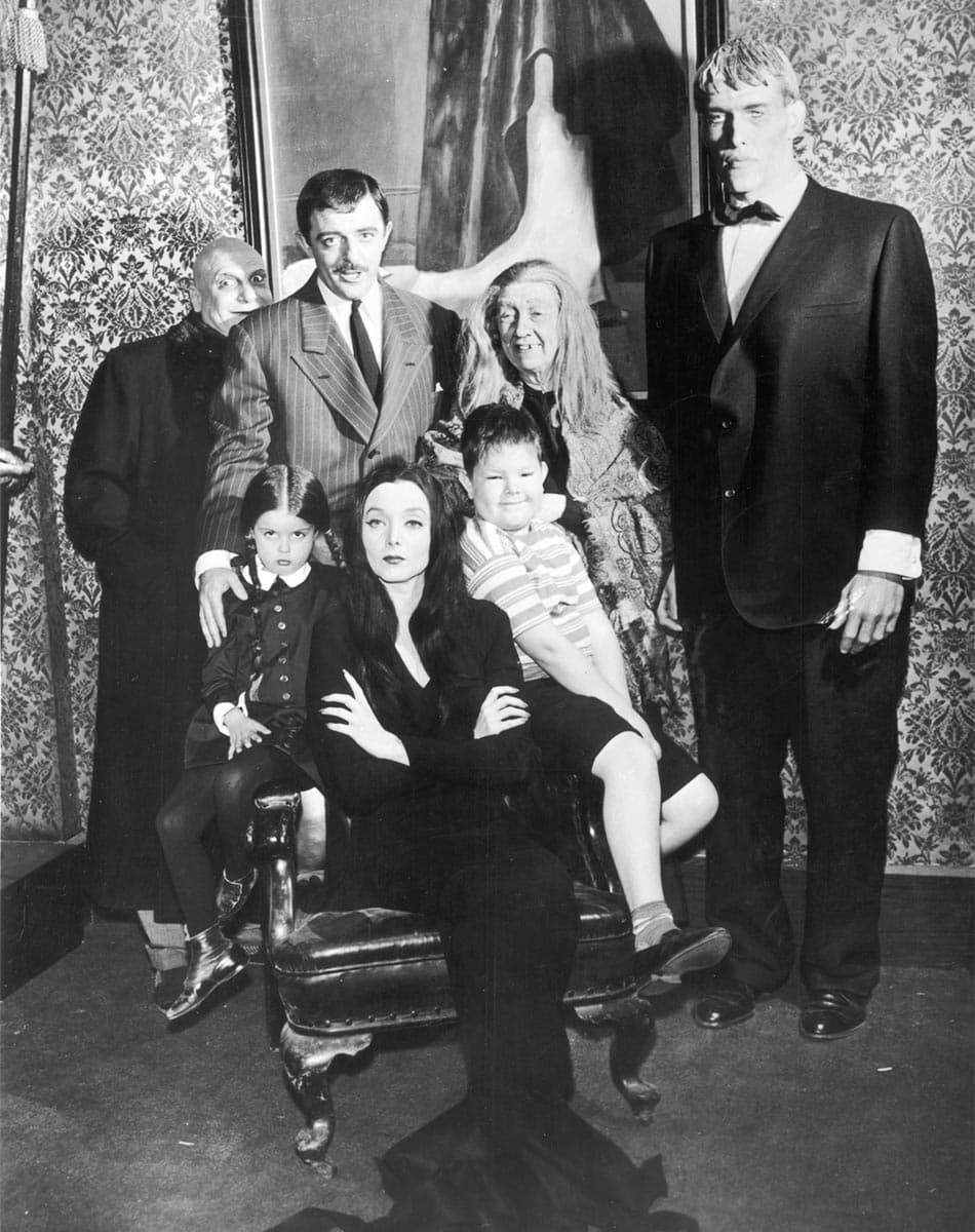get_to_know_the_addams_family_SPACEBAR_Photo04_66d15f2a55.jpg