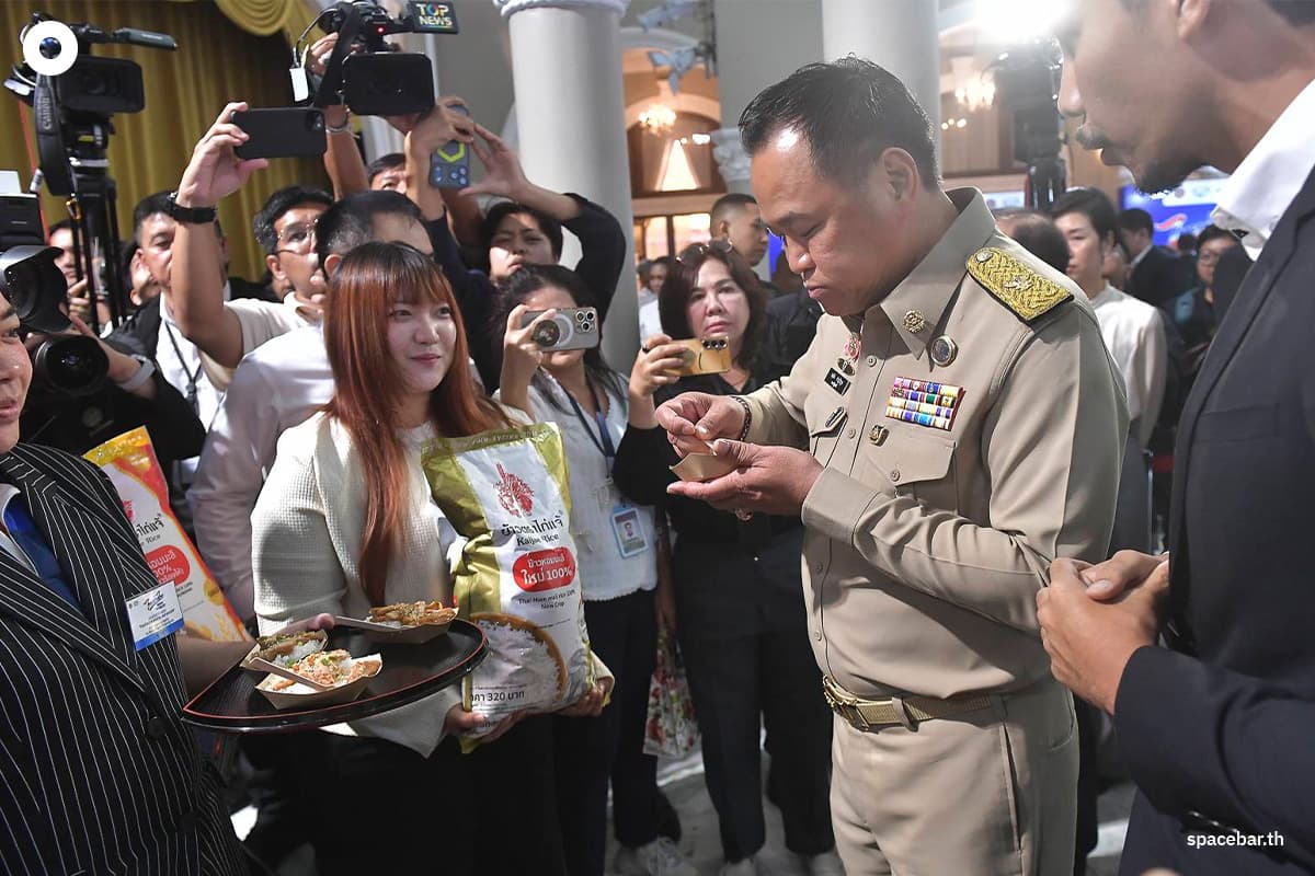 PhotoStory-บรรยากาศเปิดตัวโครงการ “ไทยช่วยไทย” ลดภาระ ลดค่าครองชีพ ณ ตึกสันติไมตรี (หลังนอก) ทำเนียบรัฐบาล