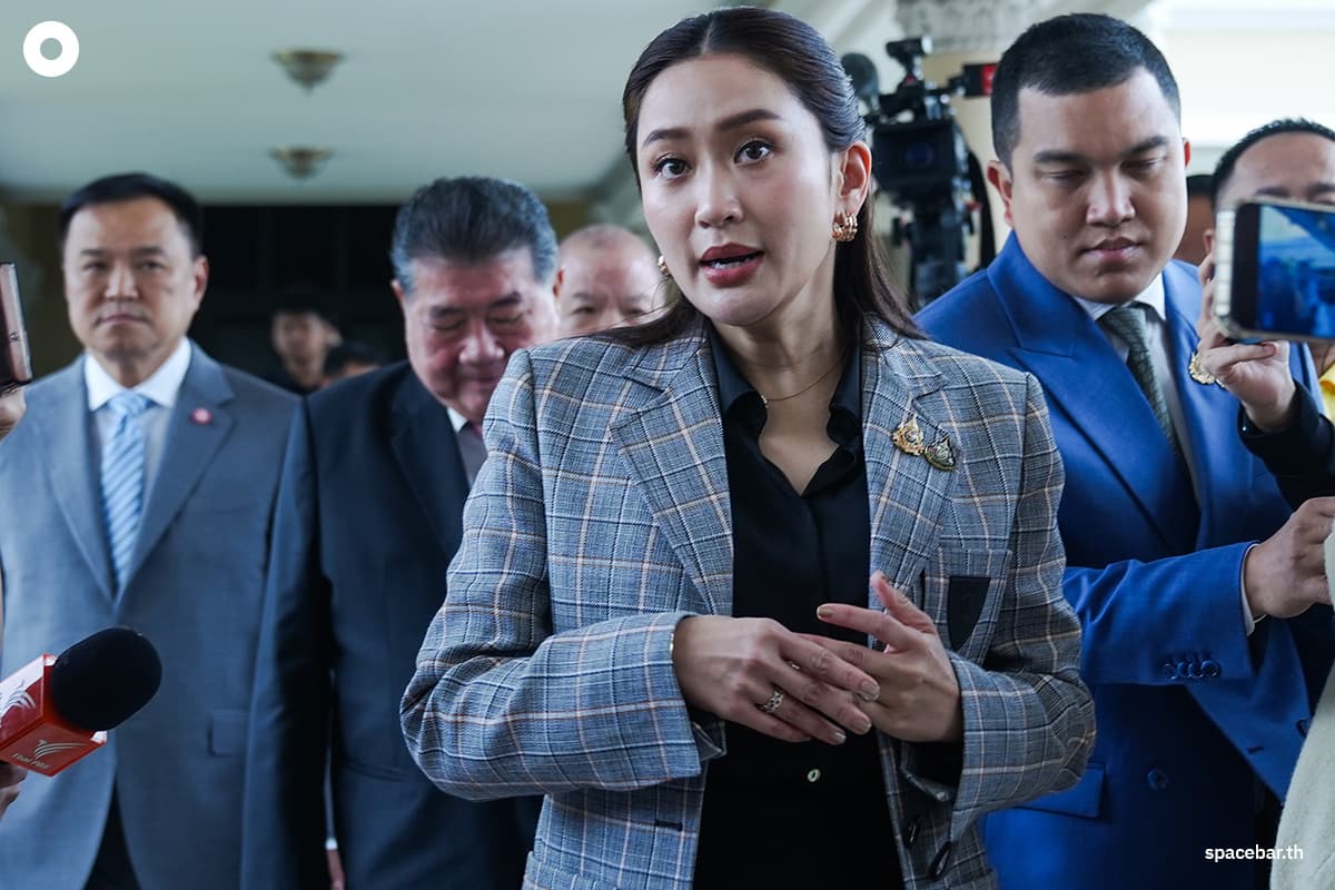 government_kicks_off_gives_out_the_first_lot_of_ten_thousand_baht_SPACEBAR_Photo09_13efd8ecbe.jpg