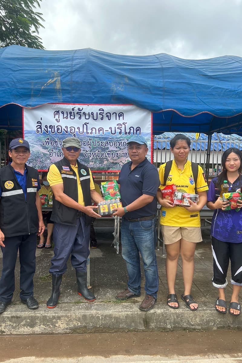 gulf_care_chiang_rai_flood_crisis_distribute_survival_bags_SPACEBAR_Photo_V03_c83c4562a6.jpg