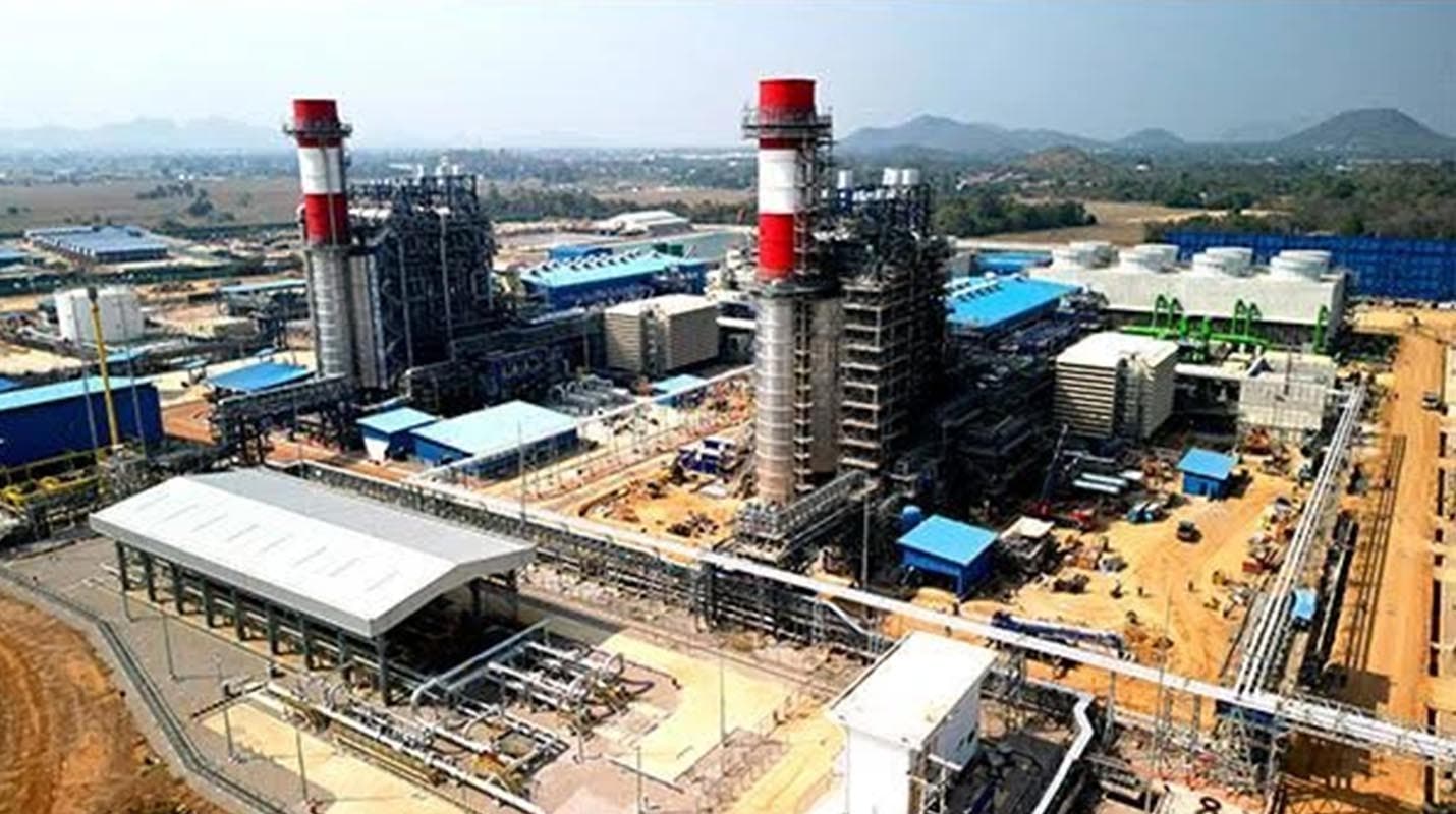 gulf_cod_5_power_plants_solar_farm_295_mw_run_hin_kong_SPACEBAR_Photo03_aab9327a54.jpg