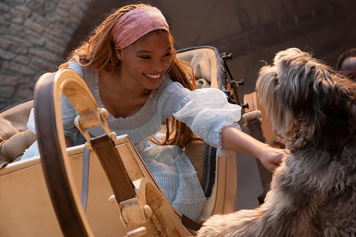 halle_bailey_shares_moments_while_filming_little_mermaid_SPACEBAR_Photo01_ab009457af.jpeg