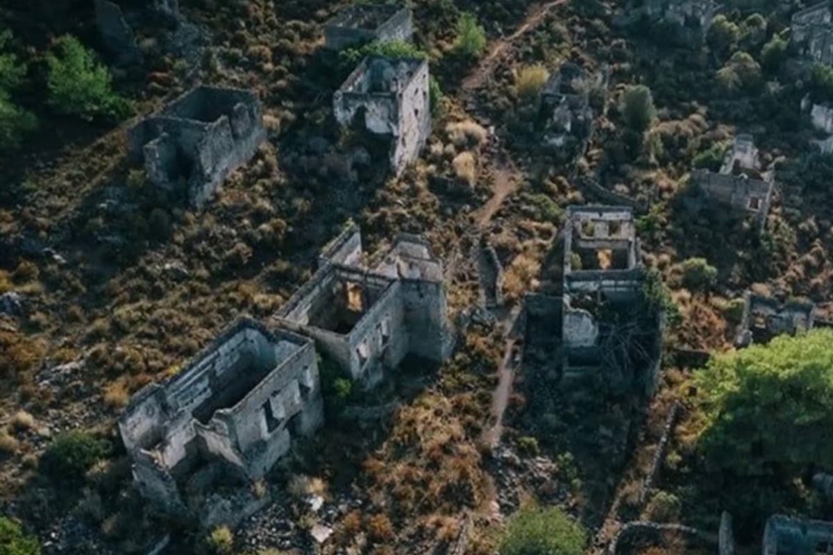 haunted_town_in_america_been_entirely_abandoned_illegal_to_visit_SPACEBAR_Photo01_6f4bff15af.jpg