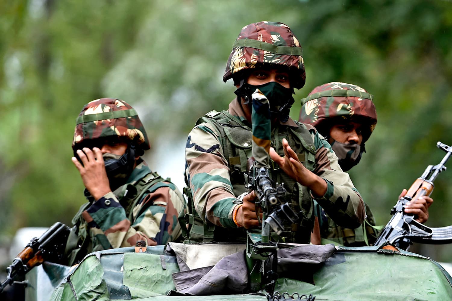 how_india_and_pakistan_s_military_nuclear_arsenals_stack_up_SPACEBAR_Hero_452a9bbd88.jpg