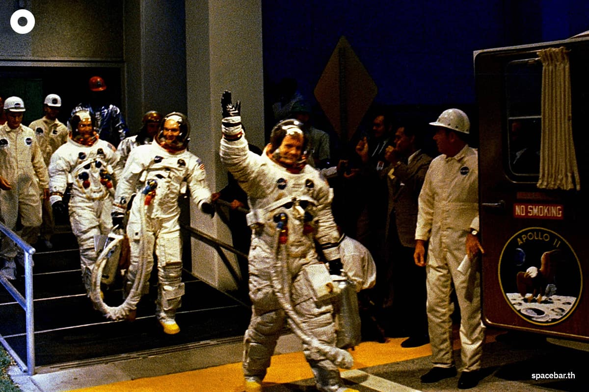 how_much_astronauts_actually_get_paid_is_shocking_SPACEBAR_Photo02_40419d2222.jpg