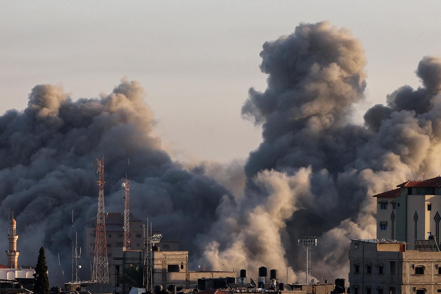 israel_battle_hamas_in_gaza_threatens_to_cost_51_billion_dollar_SPACEBAR_Hero_a7c249ee97.jpg