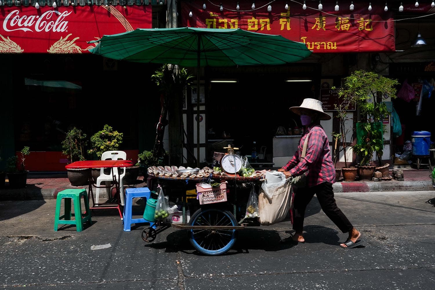 it_is_time_organize_street_food_chatchart_SPACEBAR_Hero_558daa8e1f.jpg