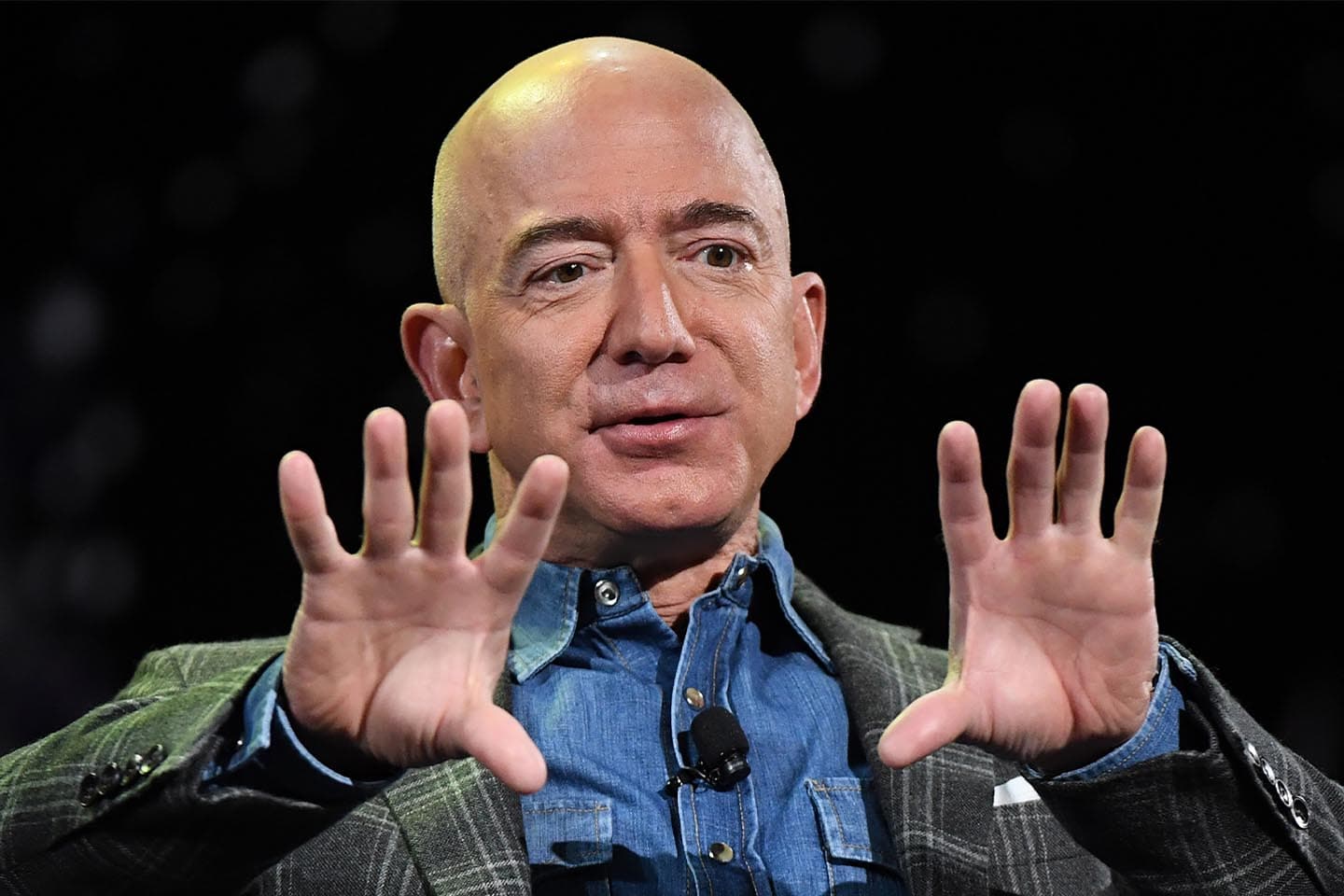 jeff_bezos_amazon_lay_off_thousands_workers_SPACEBAR_Main_19044479d8.jpeg
