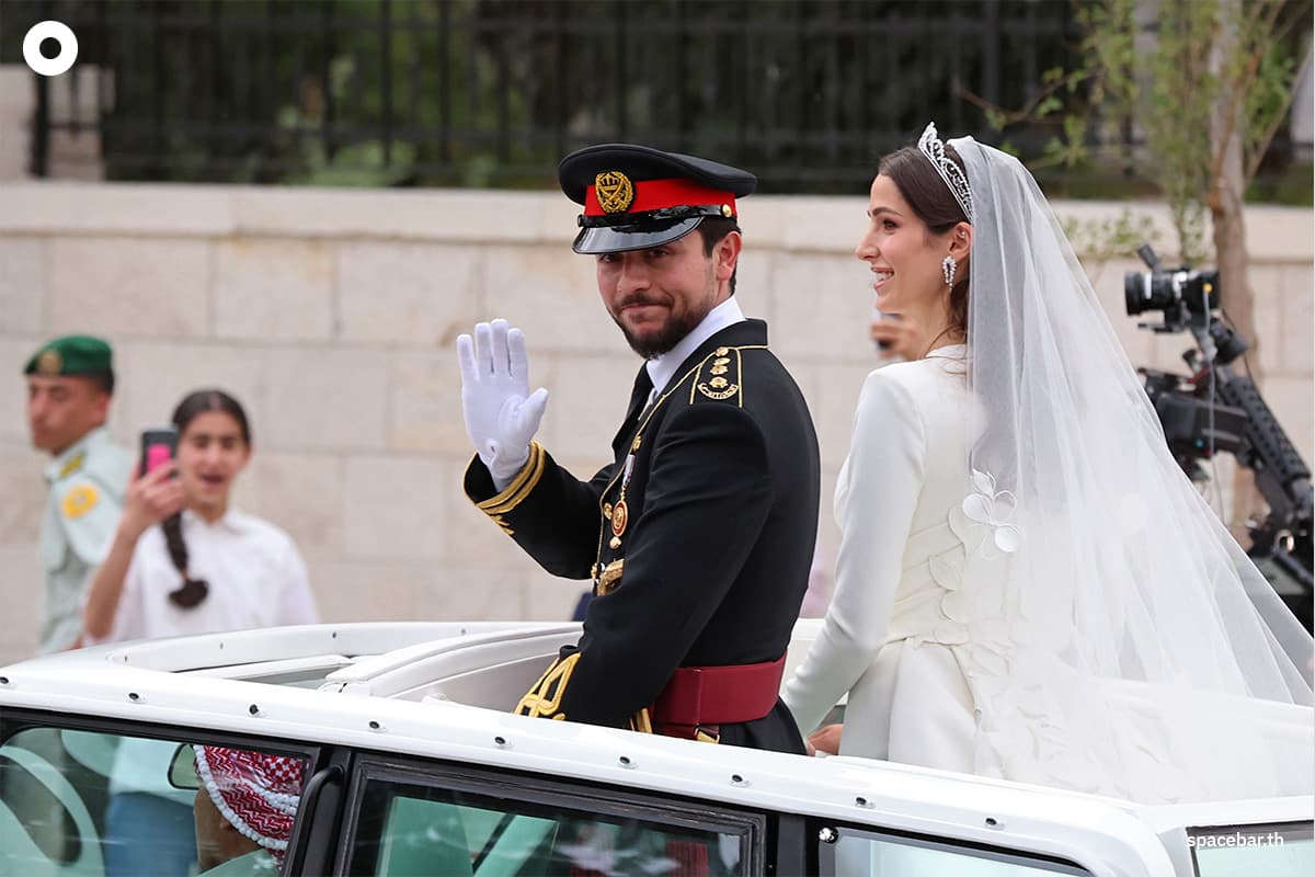 jordan_royals_wedding_prince_hussein_rajwa_al_seif_SPACEBAR_Photo03_37c4c7adf8.jpeg