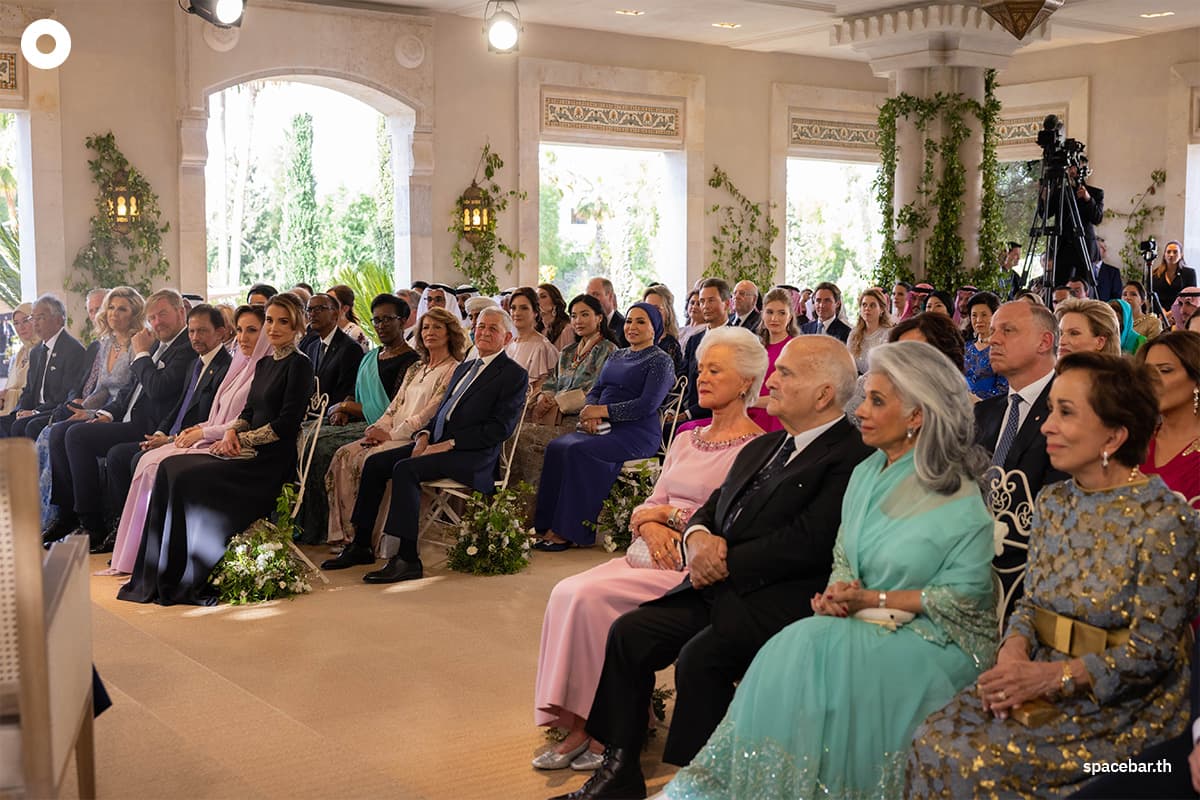 jordan_royals_wedding_prince_hussein_rajwa_al_seif_SPACEBAR_Photo06_b4953bd283.jpeg