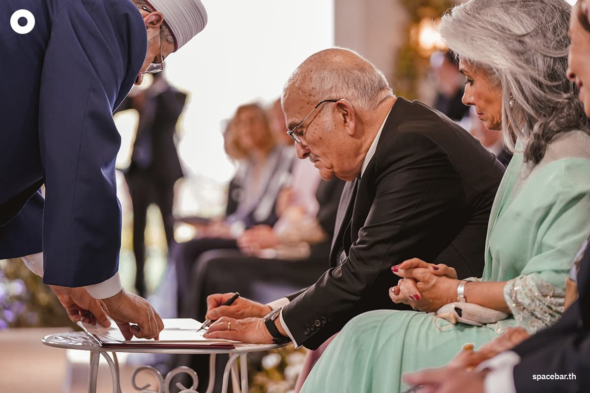 jordan_royals_wedding_prince_hussein_rajwa_al_seif_SPACEBAR_Photo08_0b2aaebff8.jpeg
