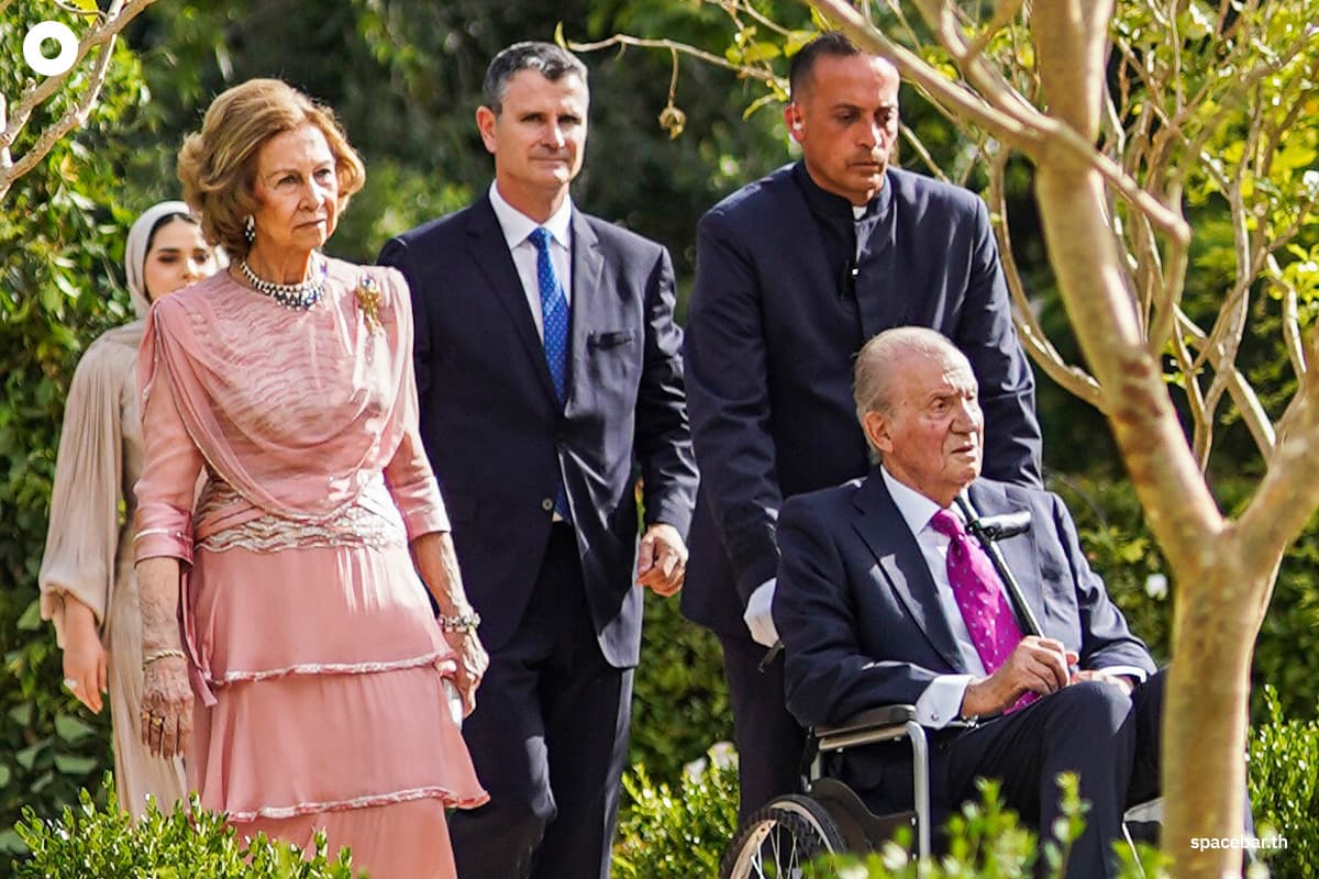 jordan_royals_wedding_prince_hussein_rajwa_al_seif_SPACEBAR_Photo09_6c9a14aed5.jpeg
