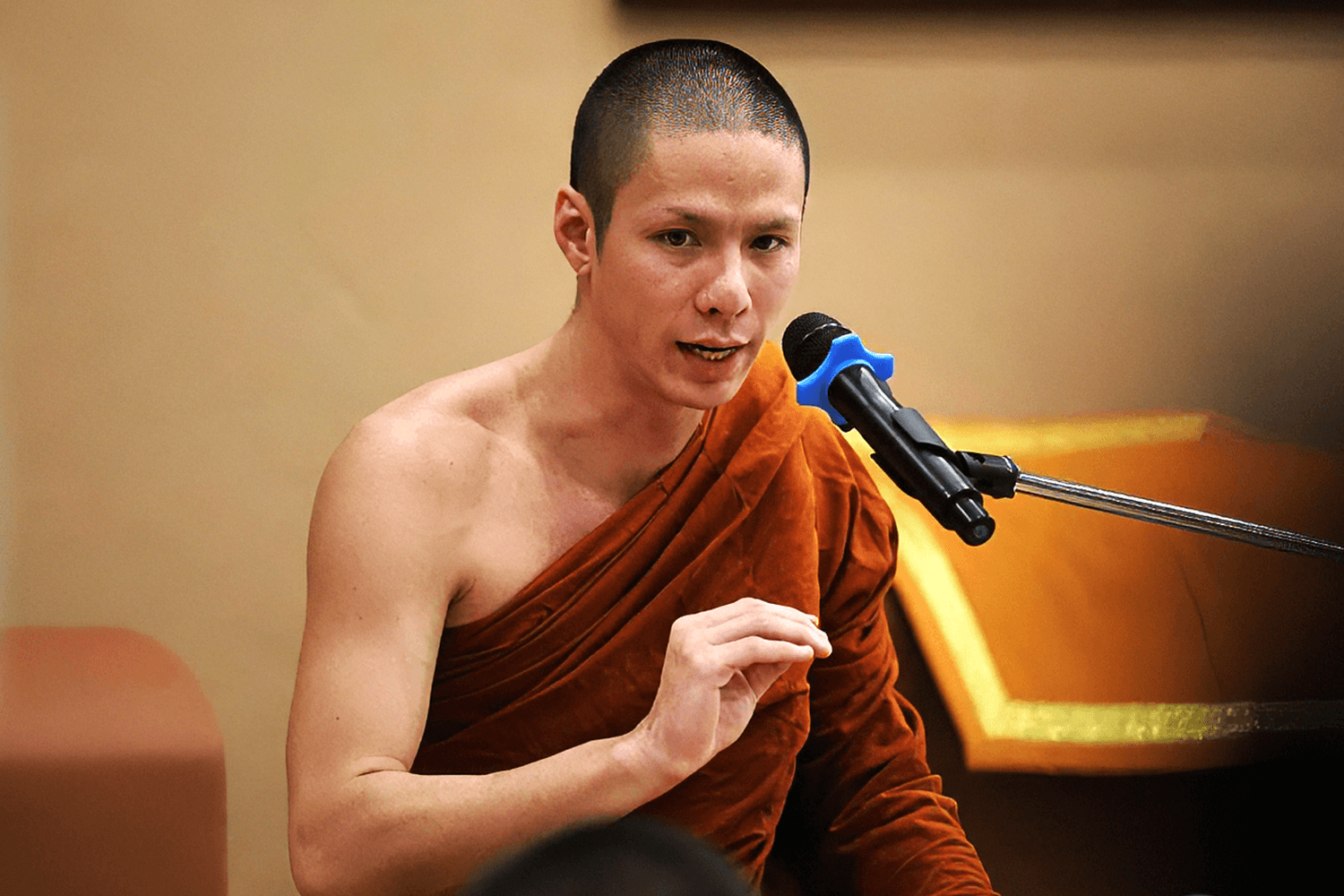 จากดราม่า ‘ครูบาเอ็ม’ สู่คำถามเรื่องพระสงฆ์ยุคดิจิทัล เมื่อคลิปไวรัลกลายเป็นภาพจำ เรากำลังตัดสินคนจากอะไร?