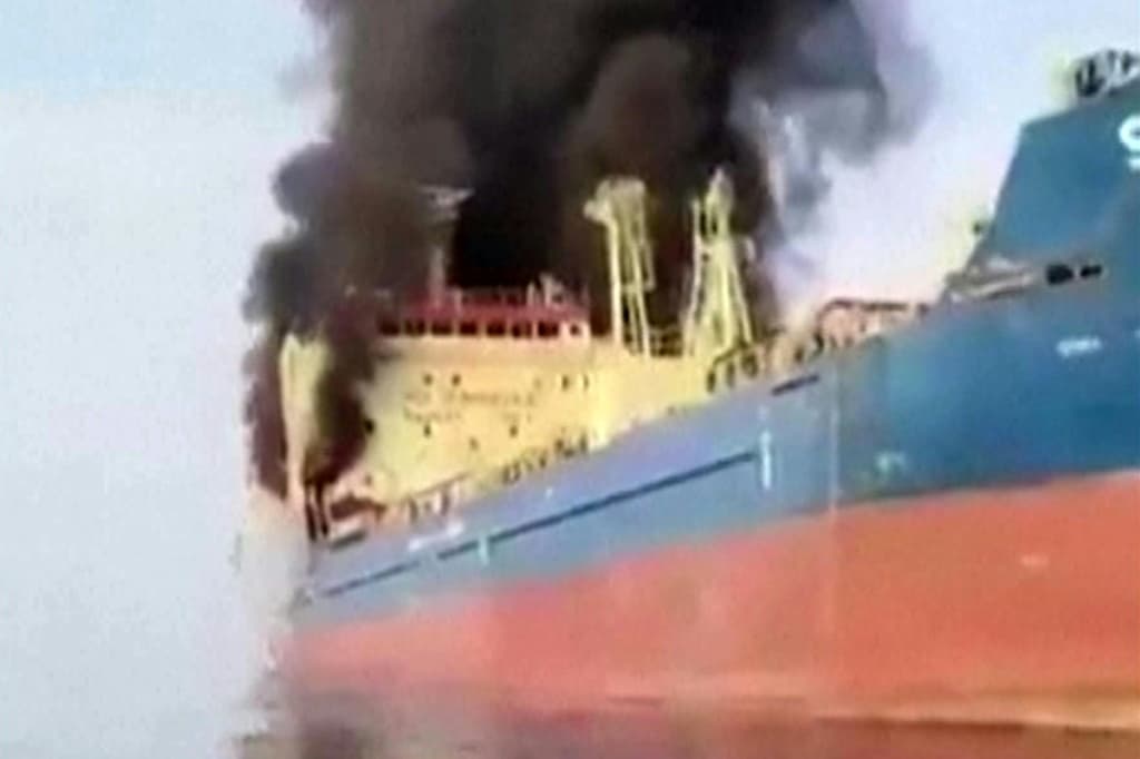 Maersk หยุดเดินเรือผ่านฮอร์มุซ–สุเอซ หวั่นความปลอดภัย