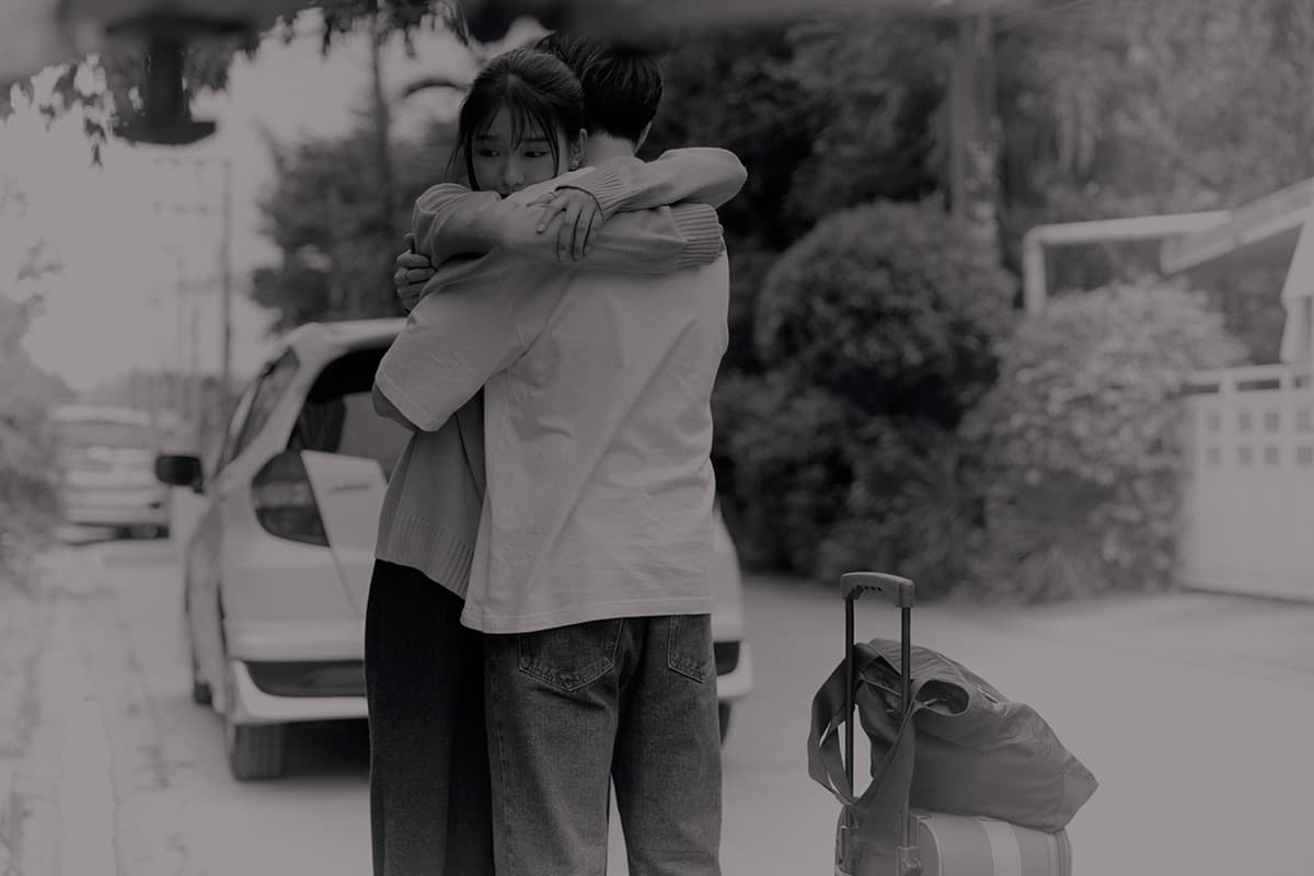 maiyarap_passing_a_strong_yearning_for_the_far_away_ones_in_his_new_song_SPACEBAR_Photo02_4d644b3d63.jpg