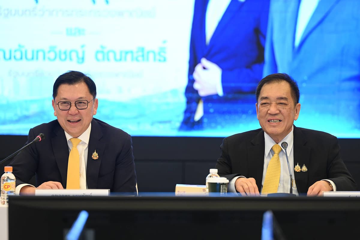 moc-thaichamber-global-economic-crisis-tax-logistic-border-trade-SPACEBAR-Photo01.jpg