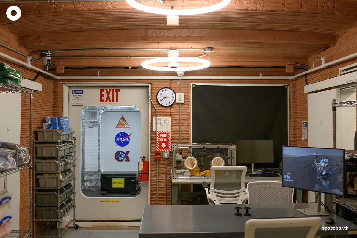 nasa_looking_for_4_spend_a_year_living_working_inside_mars_simulator_SPACEBAR_Photo01_29db40d096.jpg