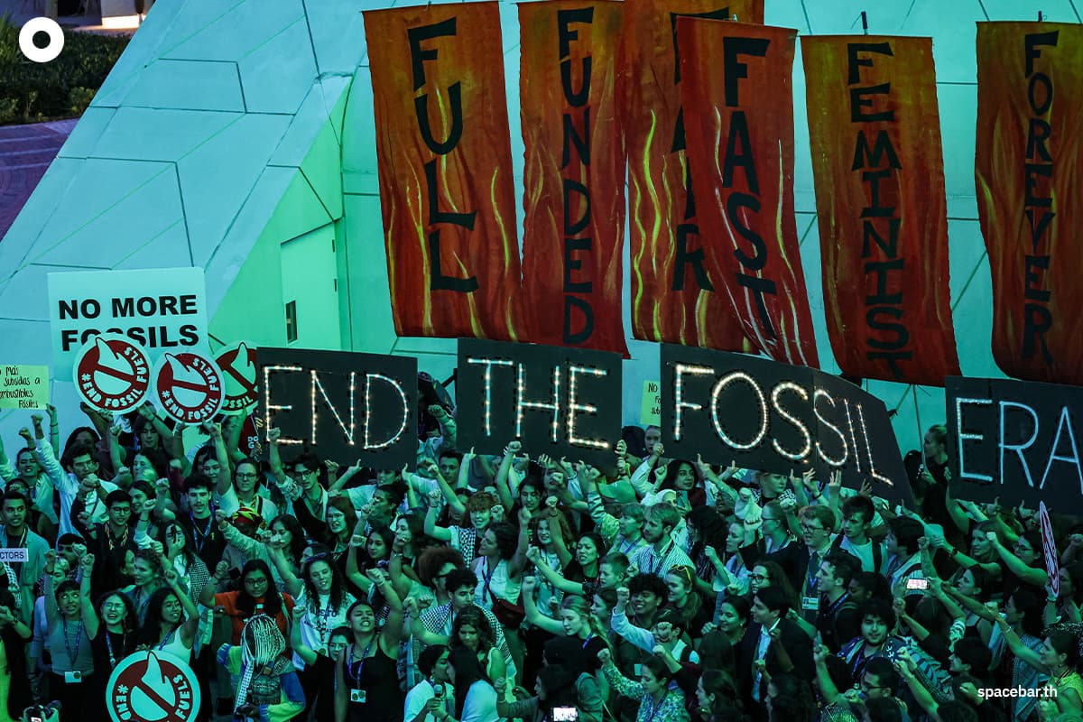 nations_strike_deal_cop28_transition_away_fossil_fuels_SPACEBAR_Photo02_e45f12a8ee.jpg
