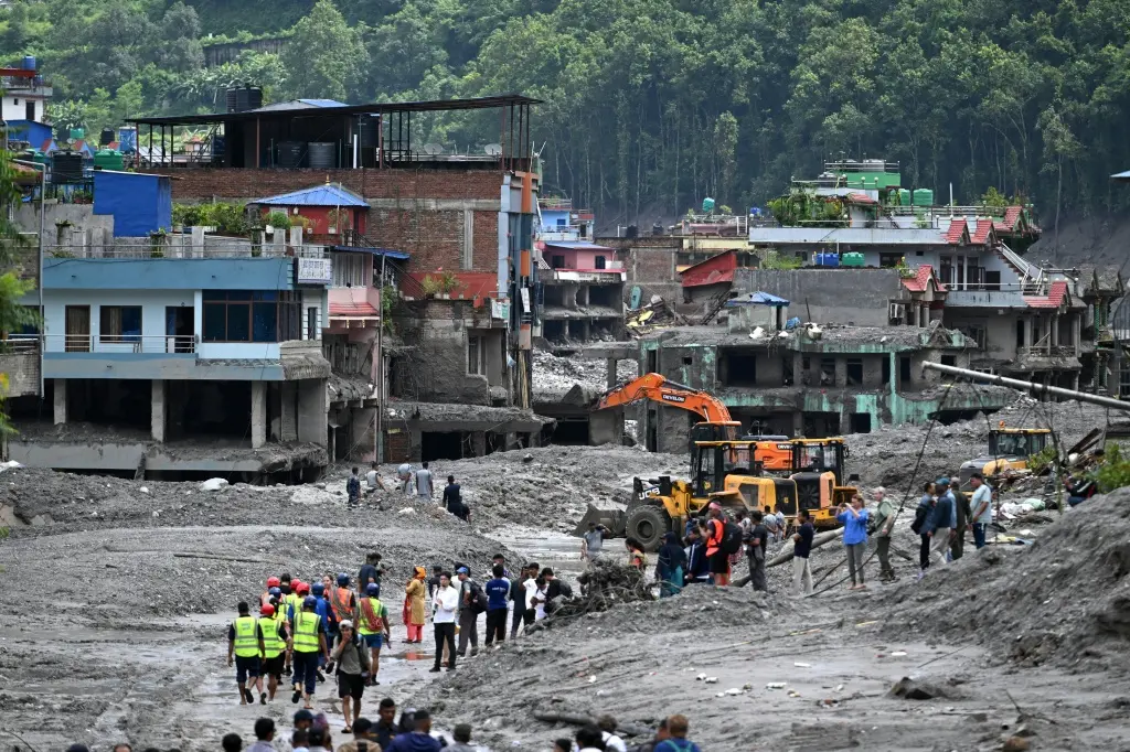nepal-tibet-flood-disaster-missing-3000-1.jpeg