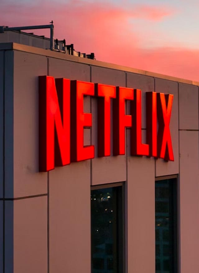netflix_software_engineer_450_000_a_year_unlimited_paid_time_off_SPACEBAR_Spotlight_04a8098bb7.jpeg