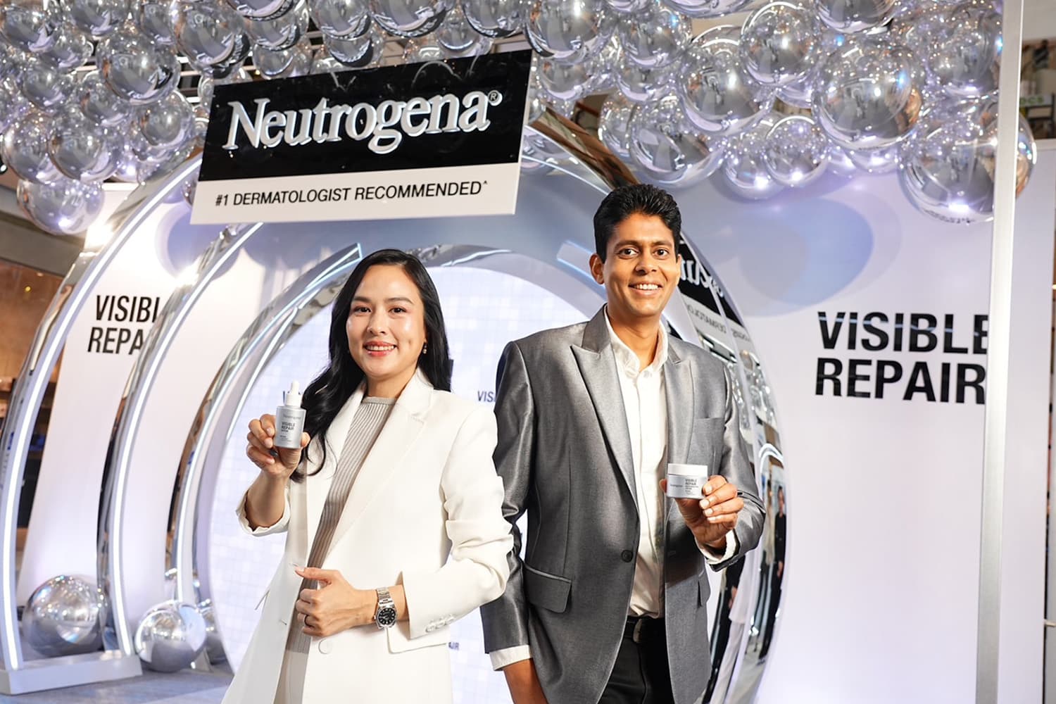 neutrogena_skincare_product_market_anti_aging_SPACEBAR_Hero_4e8f7da8e2.jpg