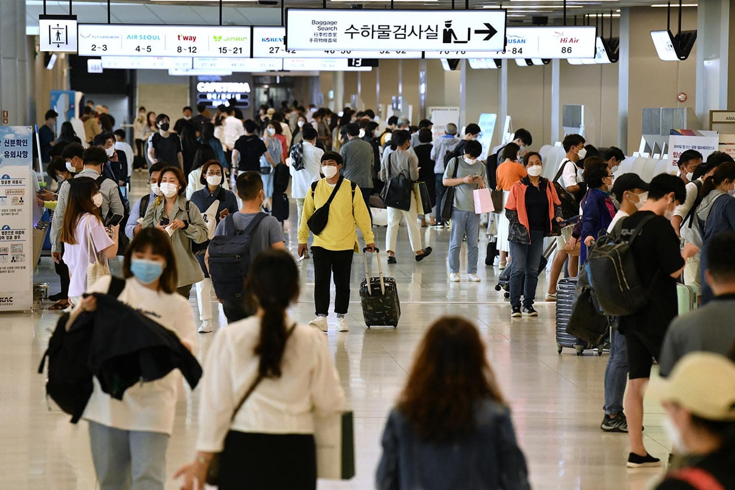 number_of_foreign_tourists_coming_to_korea_surges_except_from_thailand_SPACEBAR_Hero_27dcf80d5b.jpg