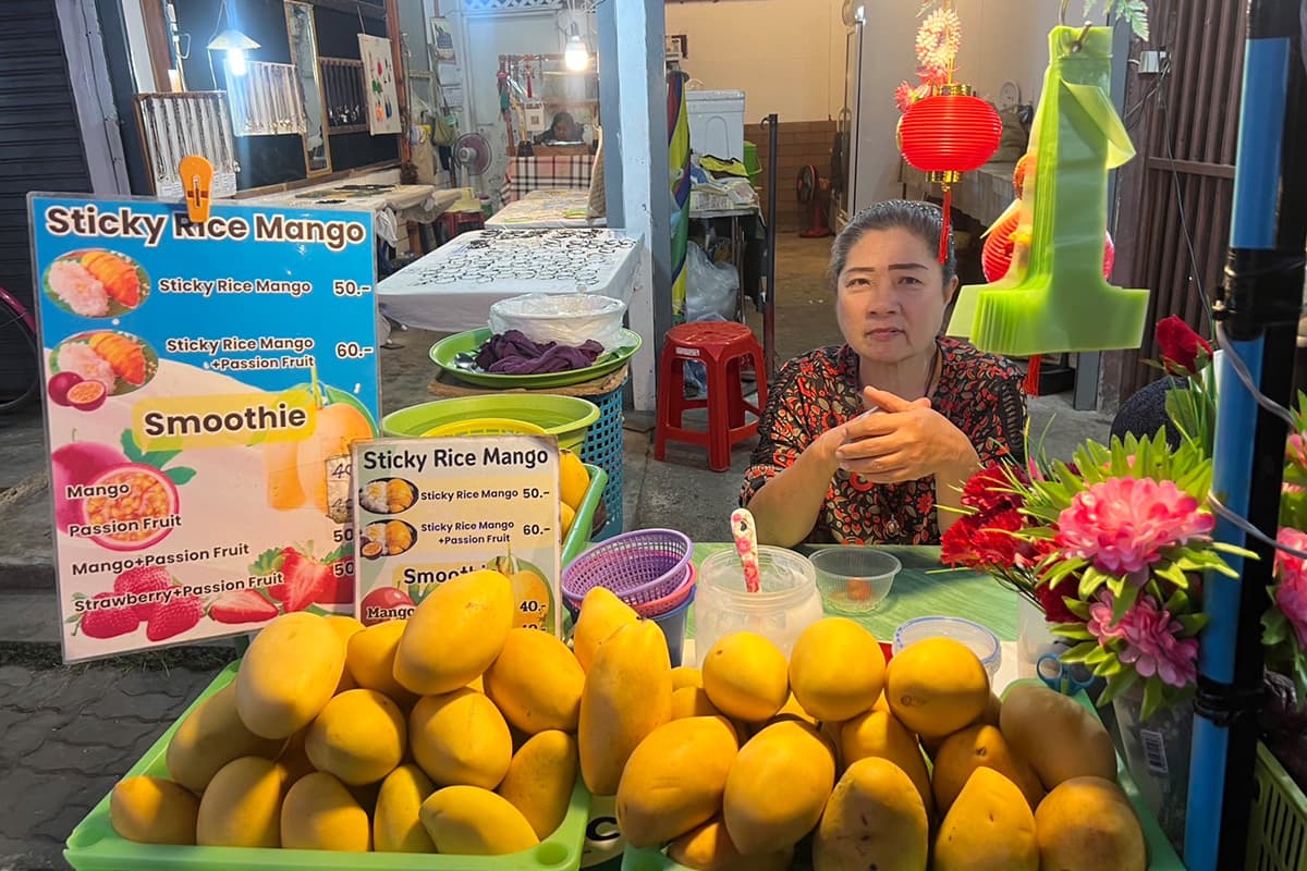pai_mae_hong_son_walking_street_on_weekdays_few_tourists_SPACEBAR_Photo04_a25bd02943.jpg