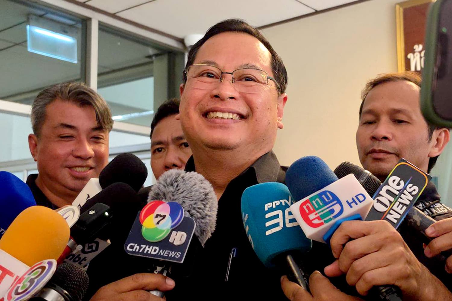 ‘ปกรณ์’ เรียกสื่อเคลียร์ปม พ.ร.ก.กู้เงิน 5 แสนล้าน
