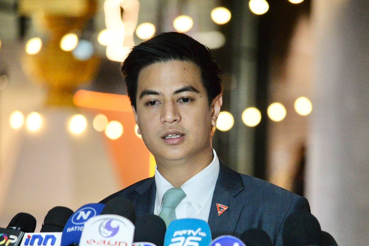 ‘พริษฐ์’ เรียกร้อง กกต.ขยายเวลาอีก 3 วัน