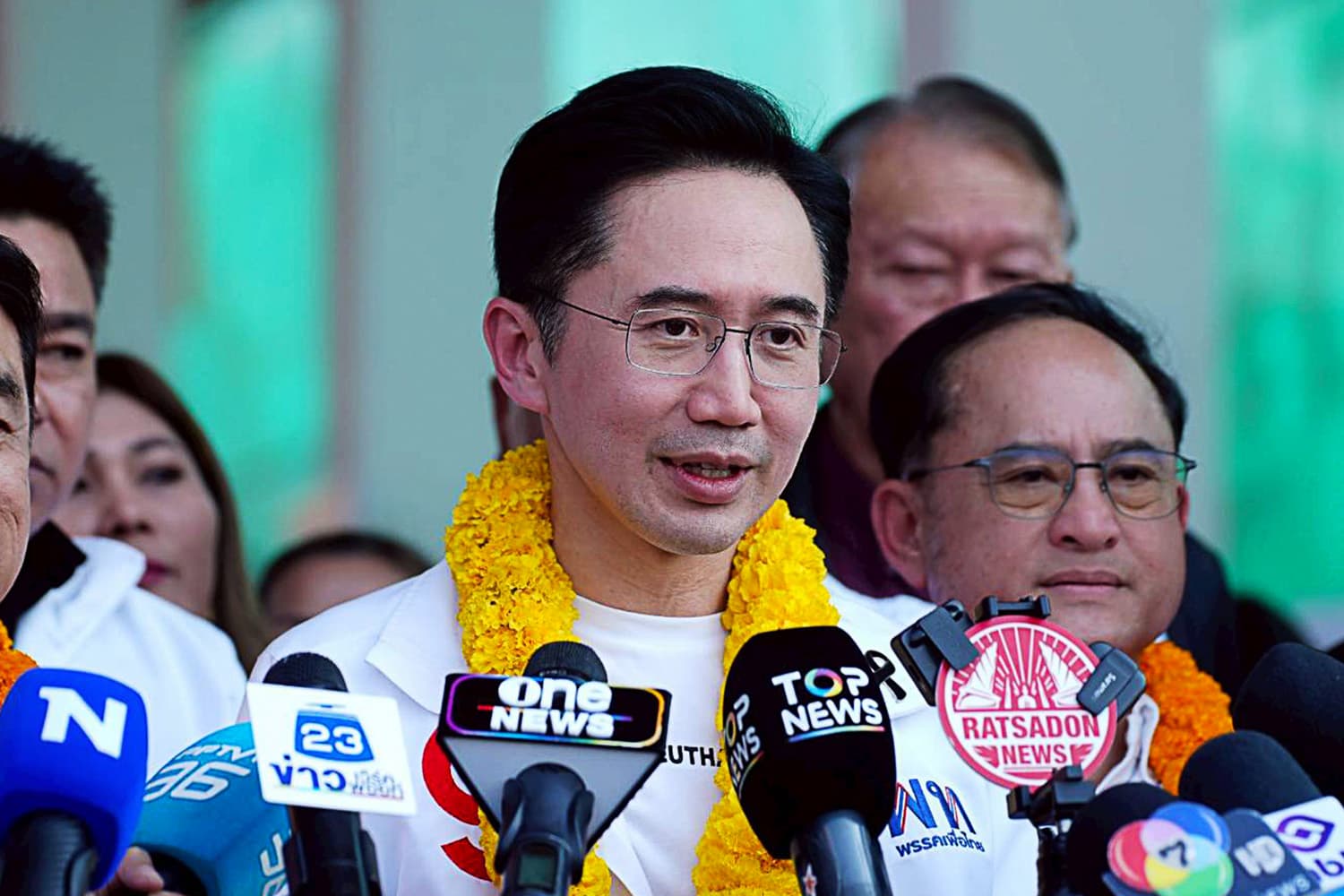 ‘ยศชนัน’ ลั่น ‘เพื่อไทย’ เป็นที่ 1 มาตลอด! ไม่ยอมรับ ‘ส้ม-น้ำเงิน’ แข่งตั้งรัฐบาล