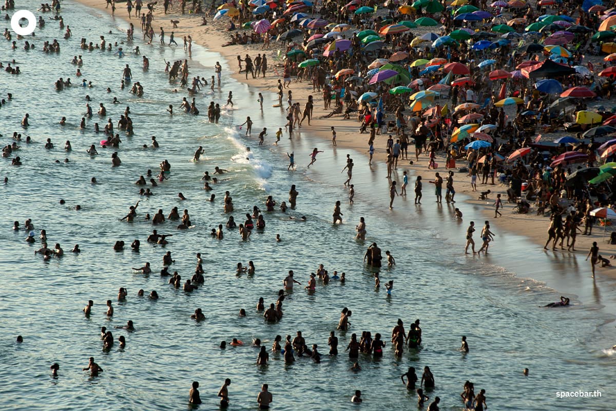 photo_story_brazil_heat_wave_enjoy_Recreio_dos_Bandeirantes_SPACEBAR_Photo02_52104306bc.jpg