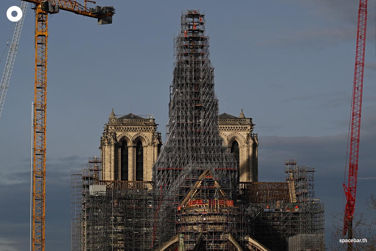 photo_story_france_architecture_heritage_religion_notre_dame_SPACEBAR_Photo04_1ac4ab7b1b.jpg