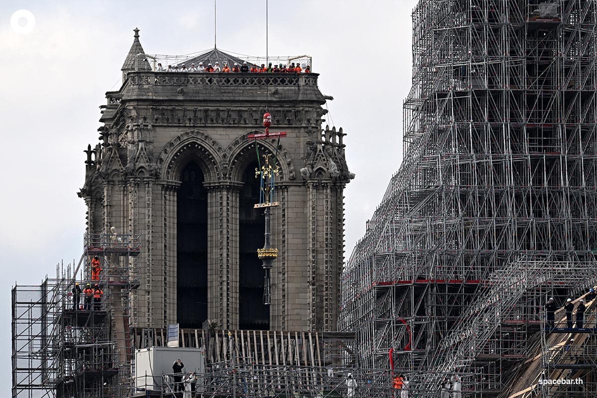 photo_story_france_architecture_heritage_religion_notre_dame_SPACEBAR_Photo05_e9598c0fe1.jpg