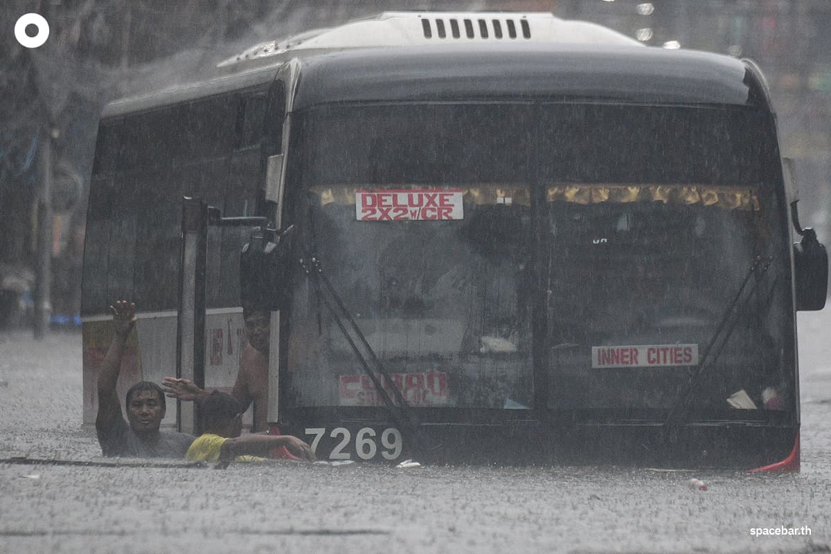 photo_story_philippines_weather_typhoon_gaemi_flooded_SPACEBAR_Photo04_d1b8cbb485.jpg