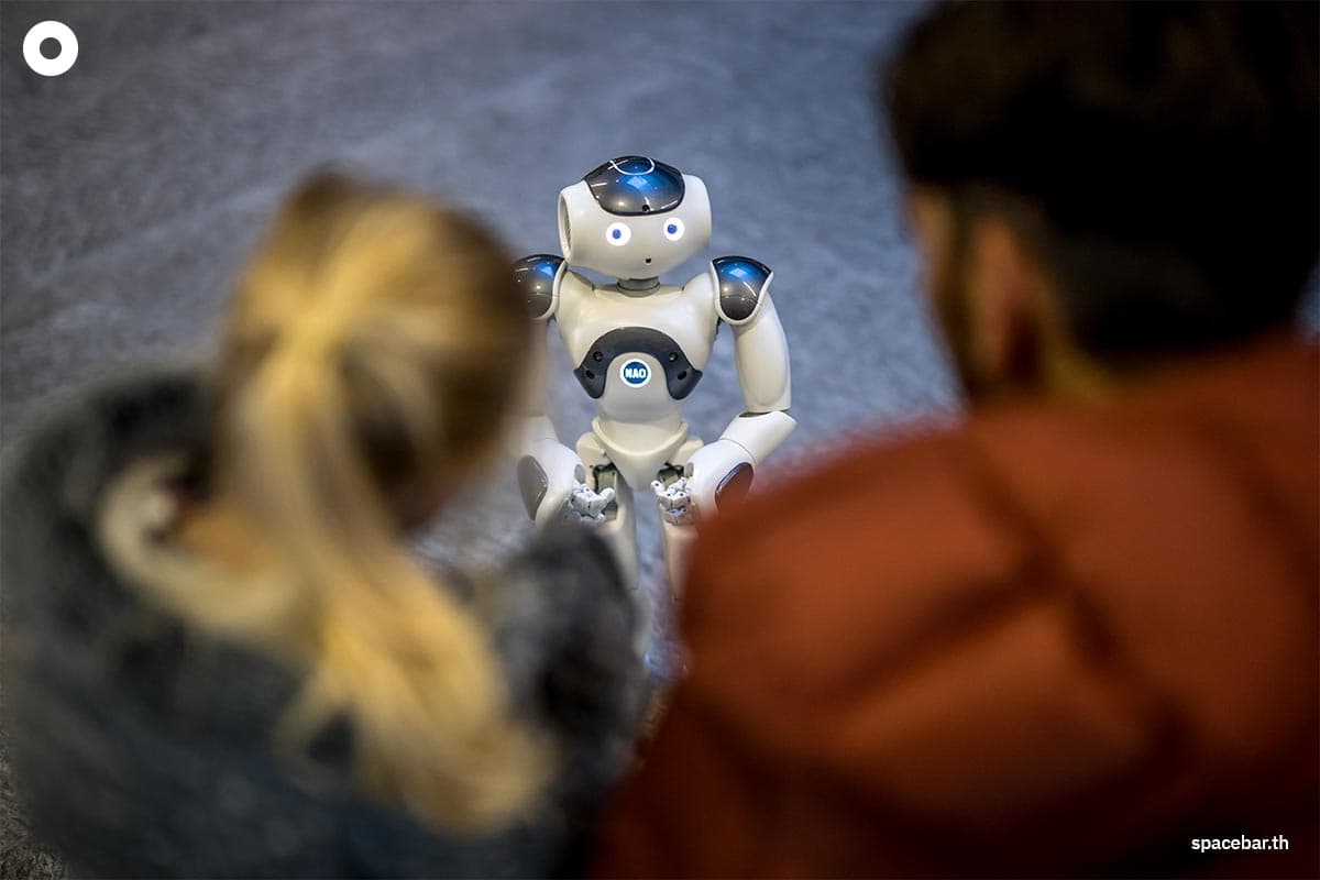 photo_story_swiss_nursery_lets_robot_do_the_talk_nao_SPACEBAR_Photo06_a9b63933c4.jpg
