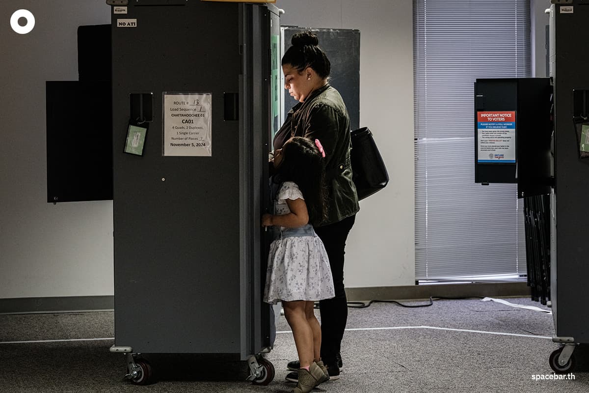 photo_story_us_election_day_2024_atmosphere_SPACEBAR_Photo09_fd3d3fba9d.jpg